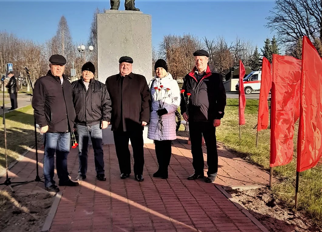 аа